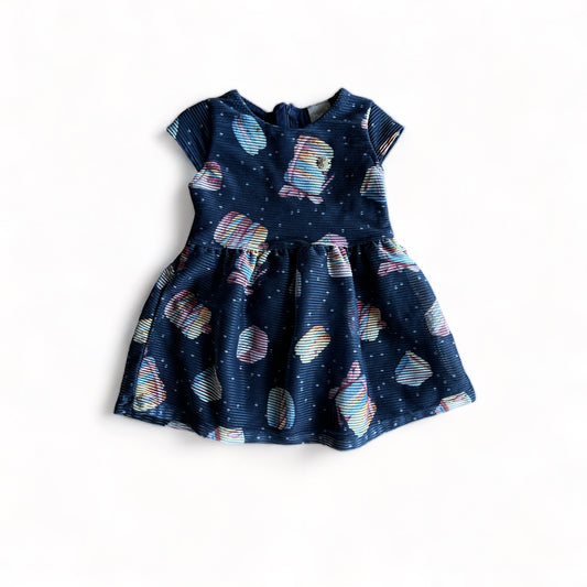 Vestido Azul con Estampado de Dulces y Macarons