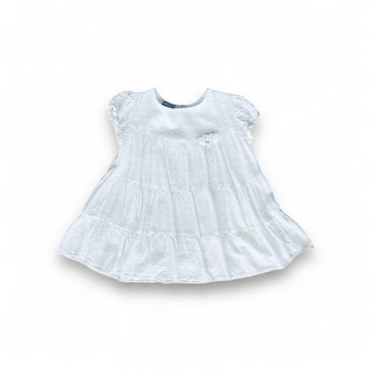 Vestido Blanco con Lazo Dorado
